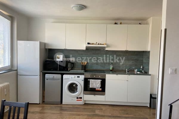 Studio flat to rent, 29 m², Šestajovická, Praha Studio flat to rent, 29 m², Šestajovická, Praha