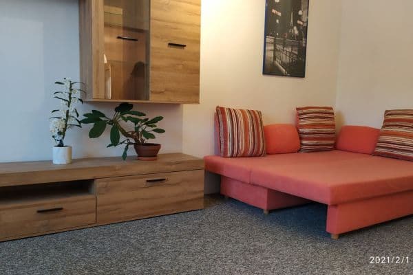3 bedroom flat to rent, 90 m², Hubičkova, Praha 3 bedroom flat to rent, 90 m², Hubičkova, Praha