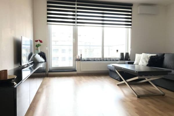 1 bedroom with open-plan kitchen flat to rent, 52 m², Pod Harfou, Praha