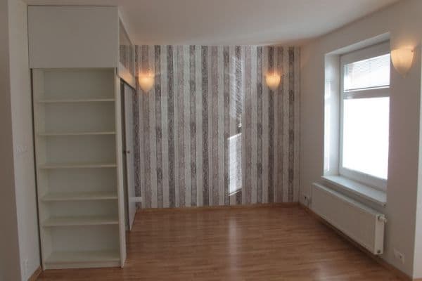 1 bedroom with open-plan kitchen flat to rent, 38 m², Rybova, Hradec Králové 1 bedroom with open-plan kitchen flat to rent, 38 m², Rybova, Hradec Králové
