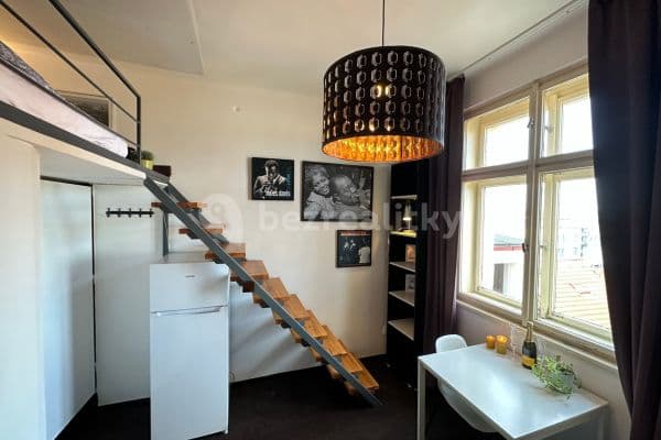 Small studio flat to rent, 22 m², Kováků, Hlavní město Praha