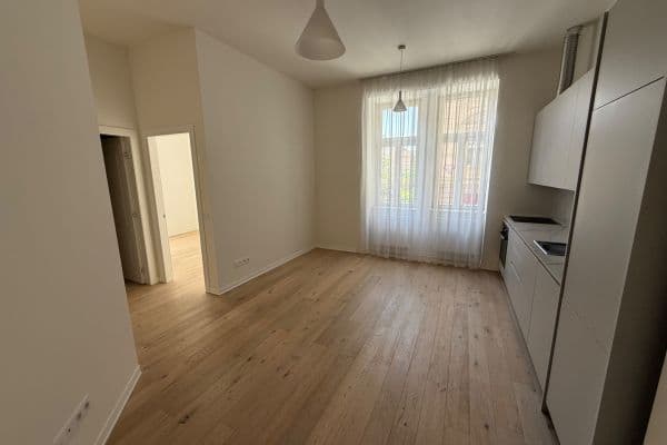 1 bedroom with open-plan kitchen flat to rent, 37 m², Kmochova, Praha 1 bedroom with open-plan kitchen flat to rent, 37 m², Kmochova, Praha