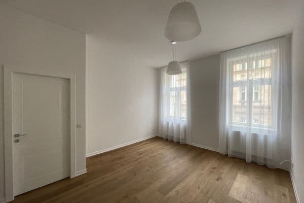 1 bedroom with open-plan kitchen flat to rent, 47 m², Kmochova, Hlavní město Praha 1 bedroom with open-plan kitchen flat to rent, 47 m², Kmochova, Hlavní město Praha