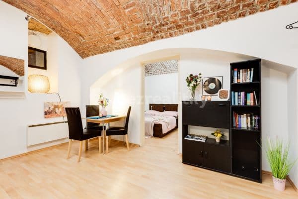 1 bedroom with open-plan kitchen flat to rent, 38 m², Kodaňská, Prague, Prague