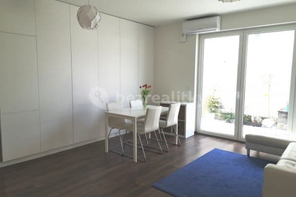 1 bedroom with open-plan kitchen flat to rent, 86 m², U Archivu, Beroun, Středočeský Region