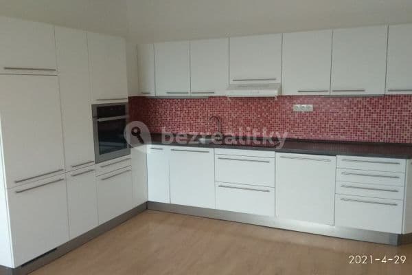 2 bedroom with open-plan kitchen flat to rent, 66 m², Jihlavská, Hlavní město Praha