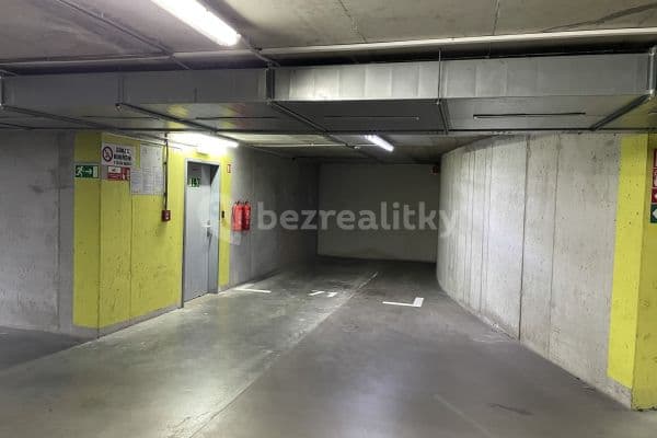 garage to rent, 29 m², Na Harfě, Hlavní město Praha