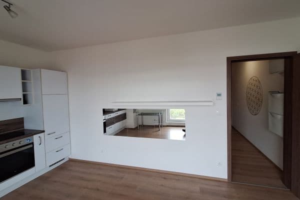 Studio flat to rent, 36 m², Nad Úžlabinou, Hlavní město Praha Studio flat to rent, 36 m², Nad Úžlabinou, Hlavní město Praha