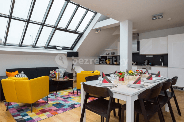 3 bedroom with open-plan kitchen flat to rent, 143 m², Růžová, Praha 3 bedroom with open-plan kitchen flat to rent, 143 m², Růžová, Praha