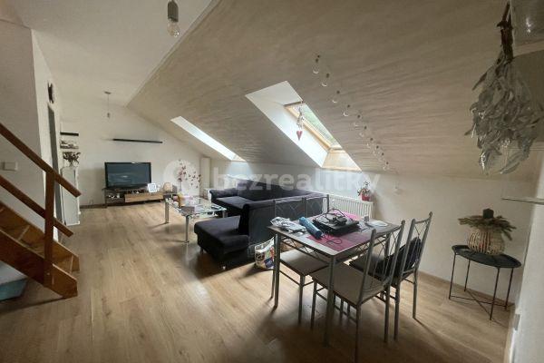 2 bedroom flat to rent, 86 m², Výškov