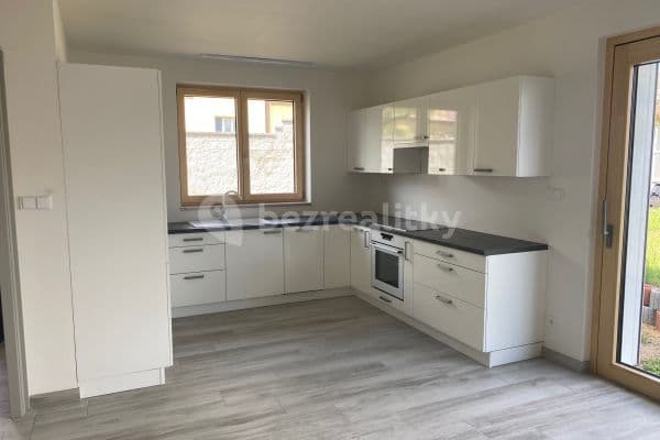 1 bedroom with open-plan kitchen flat to rent, 86 m², Tyršova, Nučice