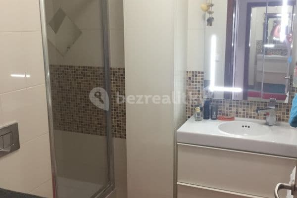 Studio flat to rent, 39 m², Dragounská, Praha Studio flat to rent, 39 m², Dragounská, Praha