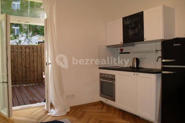 Studio flat to rent, 22 m², Černomořská, Praha Studio flat to rent, 22 m², Černomořská, Praha