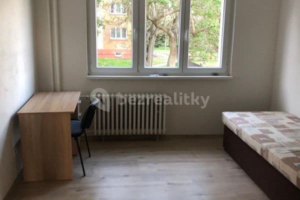 4 bedroom flat to rent, 77 m², Nad Úžlabinou, Hlavní město Praha