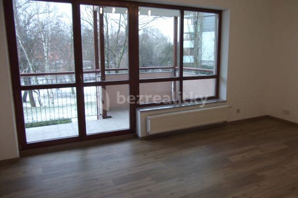 2 bedroom with open-plan kitchen flat to rent, 79 m², Podvinný mlýn, Prague, Prague