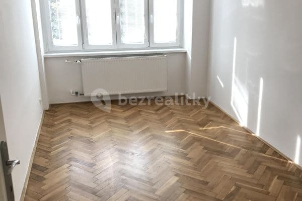 1 bedroom with open-plan kitchen flat to rent, 42 m², Podolská, Hlavní město Praha 1 bedroom with open-plan kitchen flat to rent, 42 m², Podolská, Hlavní město Praha