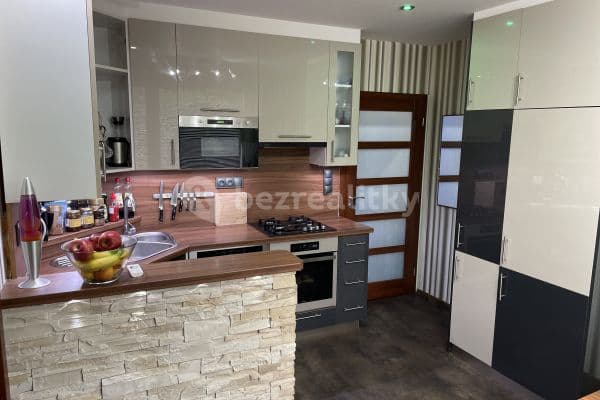 1 bedroom flat to rent, 37 m², Úvalská, Karlovy Vary, Karlovarský Region