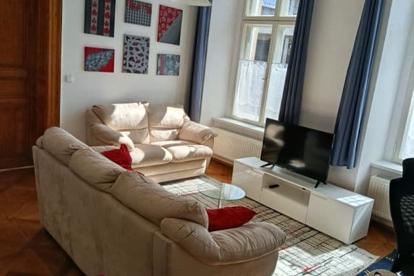 1 bedroom with open-plan kitchen flat to rent, 60 m², Bolzanova, Hlavní město Praha 1 bedroom with open-plan kitchen flat to rent, 60 m², Bolzanova, Hlavní město Praha