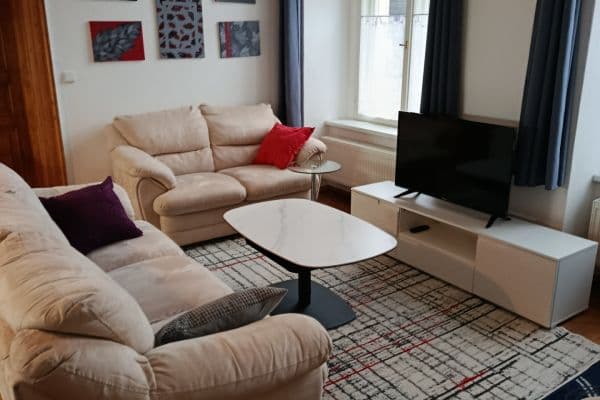 1 bedroom with open-plan kitchen flat to rent, 60 m², Bolzanova, Hlavní město Praha 1 bedroom with open-plan kitchen flat to rent, 60 m², Bolzanova, Hlavní město Praha