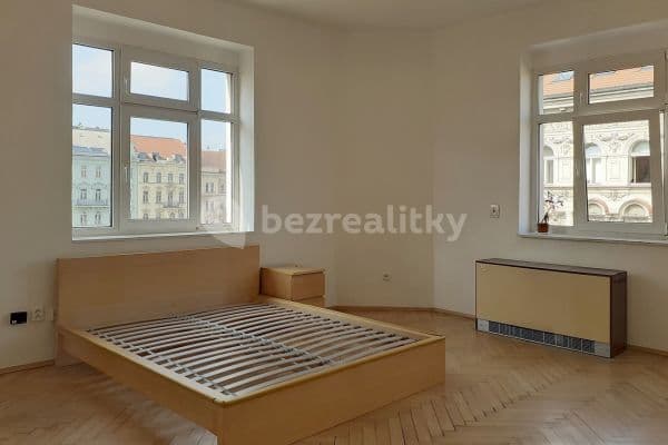 Studio flat to rent, 31 m², Legerova, Prague, Prague