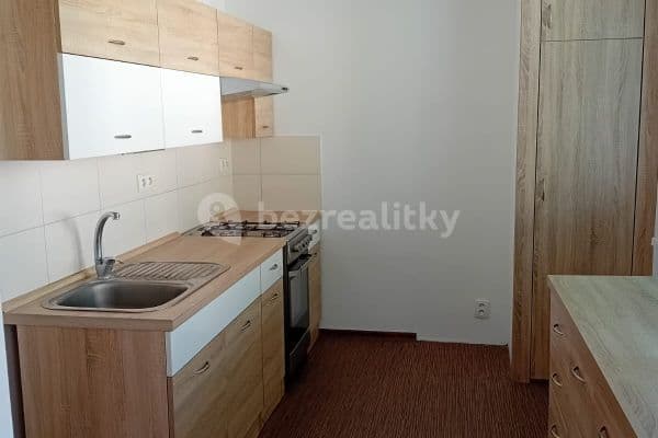 3 bedroom flat to rent, 74 m², nábřeží Závodu míru, Pardubice