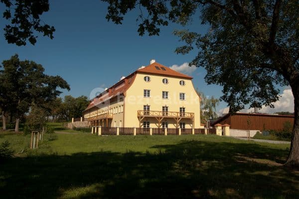 1 bedroom with open-plan kitchen flat to rent, 52 m², U Pivovaru, 1 bedroom with open-plan kitchen flat to rent, 52 m², U Pivovaru,