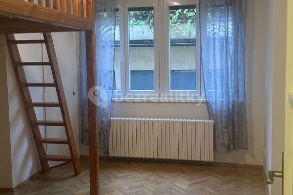 Small studio flat to rent, 25 m², Kozácká, Praha