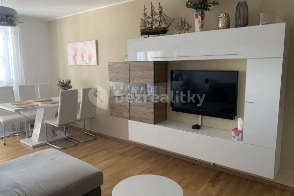 2 bedroom with open-plan kitchen flat to rent, 65 m², Ortenovo náměstí, Prague, Prague