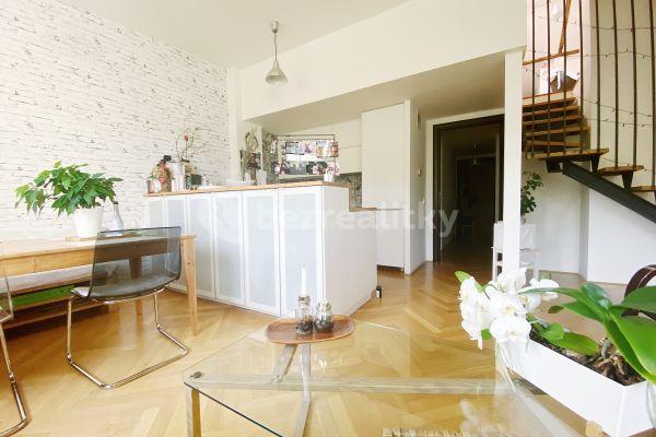 2 bedroom with open-plan kitchen flat to rent, 87 m², Jaromírova, Prague, Prague