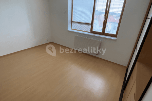 Small studio flat to rent, 30 m², Nerudova, Roztoky