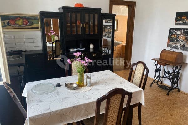 1 bedroom with open-plan kitchen flat to rent, 52 m², Černiv