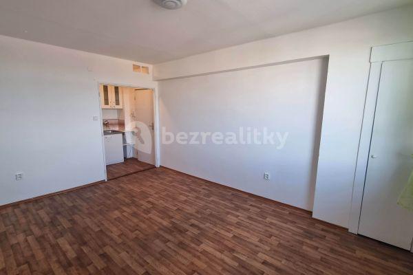 Small studio flat to rent, 23 m², K Červenému vrchu, Hlavní město Praha