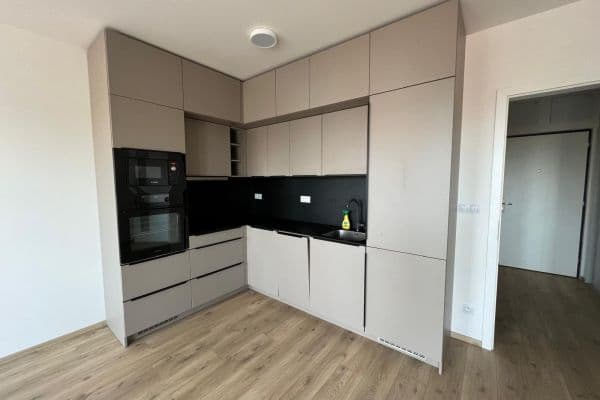 Studio flat to rent, 38 m², Olgy Havlové, Hlavní město Praha Studio flat to rent, 38 m², Olgy Havlové, Hlavní město Praha