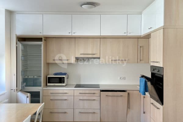 1 bedroom with open-plan kitchen flat to rent, 50 m², Budějovická, Hlavní město Praha