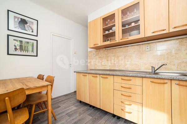 2 bedroom flat to rent, 53 m², V Olšinách, Hlavní město Praha