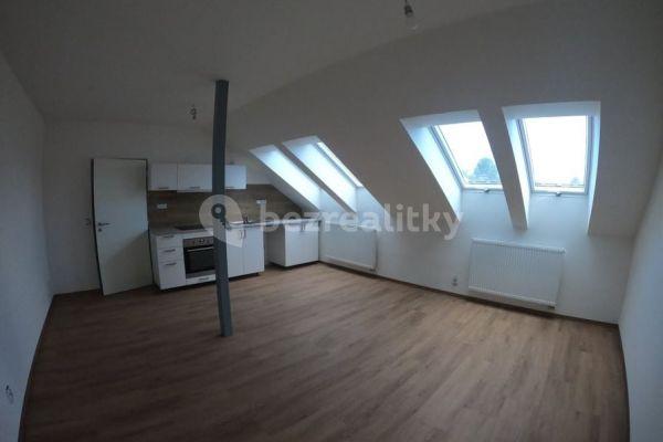 Studio flat to rent, 38 m², Masarykovo náměstí, Šlapanice, Jihomoravský Region