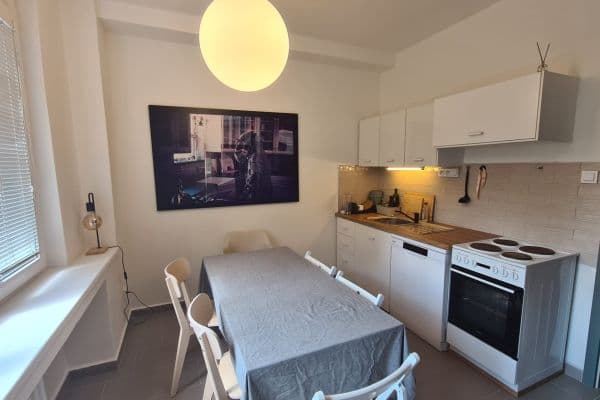 2 bedroom with open-plan kitchen flat to rent, 66 m², Čeljabinská, Praha 2 bedroom with open-plan kitchen flat to rent, 66 m², Čeljabinská, Praha