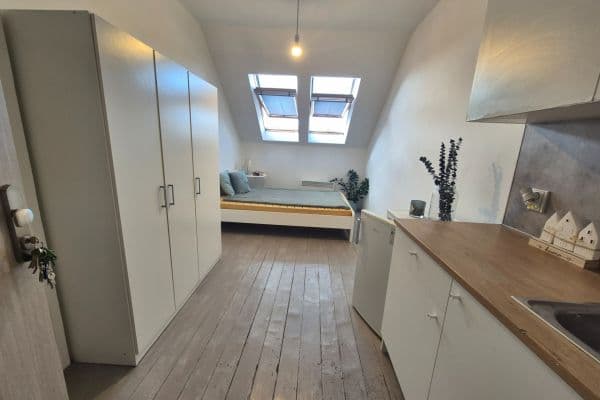 Studio flat to rent, 22 m², Moskevská, Hlavní město Praha Studio flat to rent, 22 m², Moskevská, Hlavní město Praha