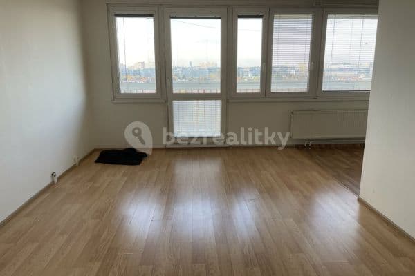 3 bedroom flat to rent, 73 m², Na Sádce, Praha 3 bedroom flat to rent, 73 m², Na Sádce, Praha