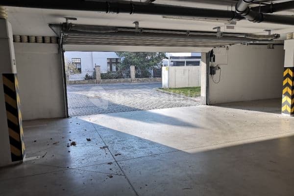 garage to rent, 15 m², Mrštíkova, Hlavní město Praha garage to rent, 15 m², Mrštíkova, Hlavní město Praha