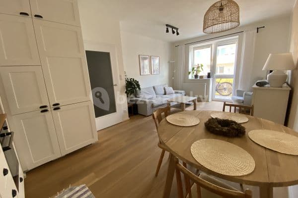 1 bedroom with open-plan kitchen flat to rent, 44 m², Lišejníková, Brno 1 bedroom with open-plan kitchen flat to rent, 44 m², Lišejníková, Brno