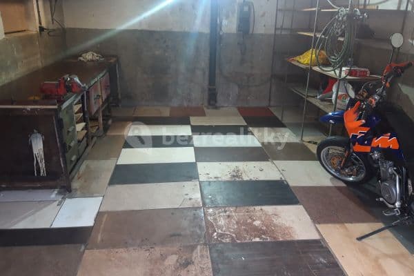 garage to rent, 5 m², Požárnická, Hlavní město Praha garage to rent, 5 m², Požárnická, Hlavní město Praha