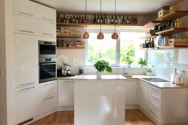 1 bedroom with open-plan kitchen flat to rent, 73 m², U Roháčových kasáren, Hlavní město Praha 1 bedroom with open-plan kitchen flat to rent, 73 m², U Roháčových kasáren, Hlavní město Praha