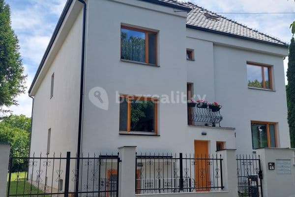 2 bedroom with open-plan kitchen flat to rent, 602 m², K Novému dvoru, Praha 2 bedroom with open-plan kitchen flat to rent, 602 m², K Novému dvoru, Praha