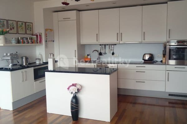 2 bedroom with open-plan kitchen flat to rent, 98 m², Podnádražní, Hlavní město Praha 2 bedroom with open-plan kitchen flat to rent, 98 m², Podnádražní, Hlavní město Praha