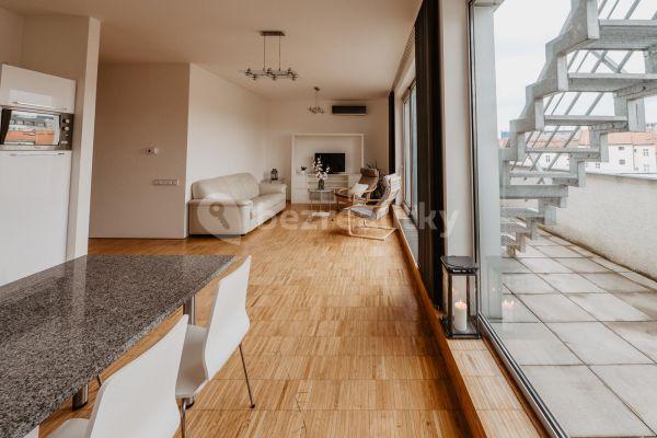 3 bedroom with open-plan kitchen flat to rent, 94 m², Prokopova, Prague, Prague