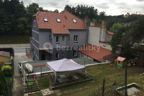 2 bedroom with open-plan kitchen flat to rent, 91 m², Lužnická, Tábor