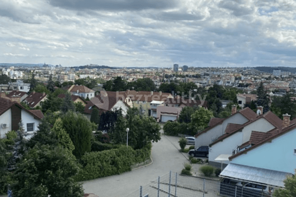 2 bedroom with open-plan kitchen flat to rent, 109 m², Högrova, Brno