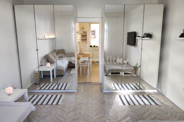 1 bedroom flat to rent, 32 m², Mestská, Nové Mesto