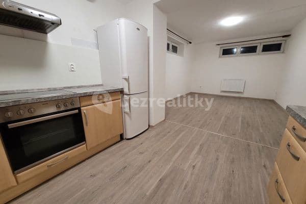 1 bedroom flat to rent, 38 m², Obecní, 